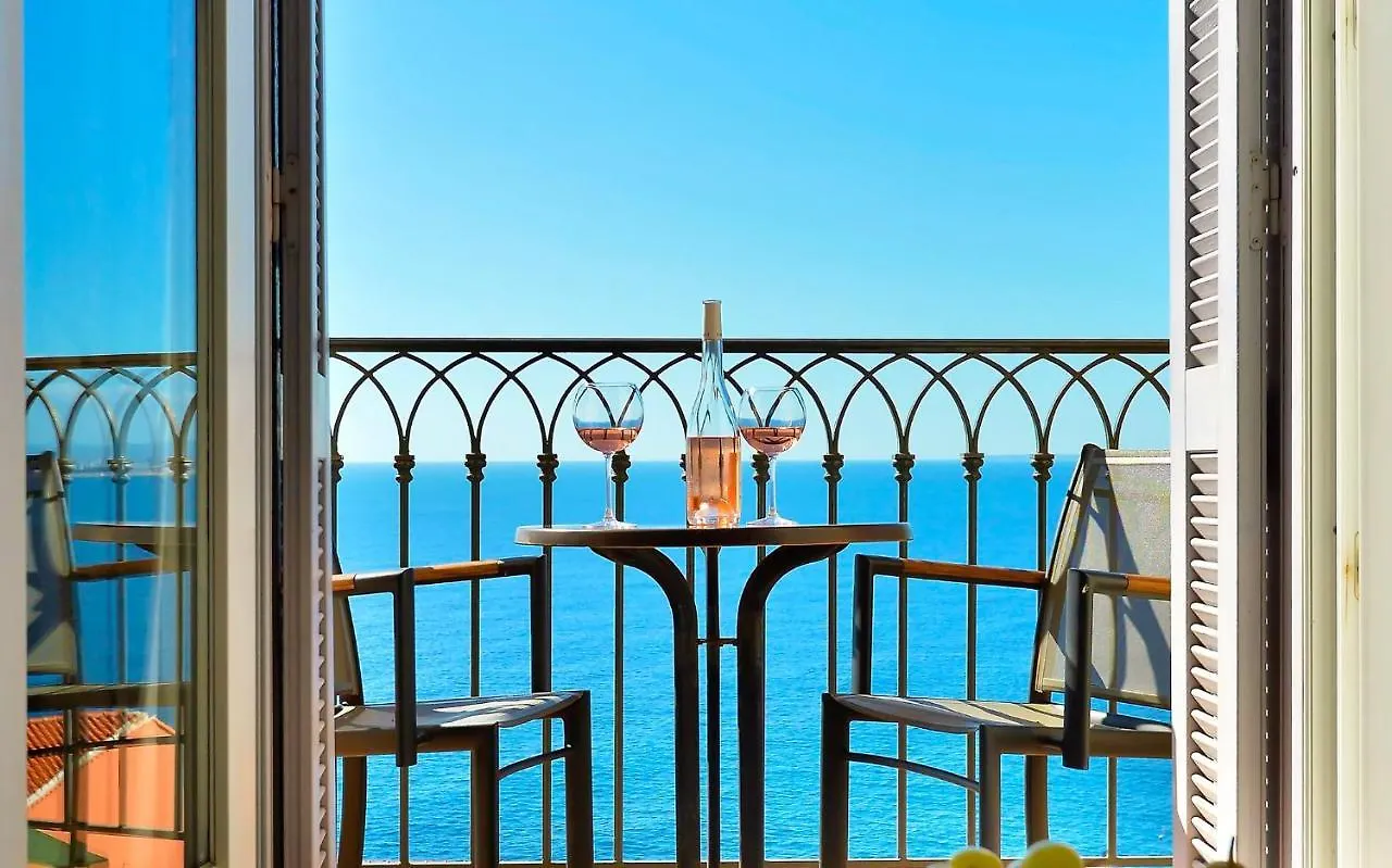 Hotel La Perouse Nice Baie Des Anges 4*,