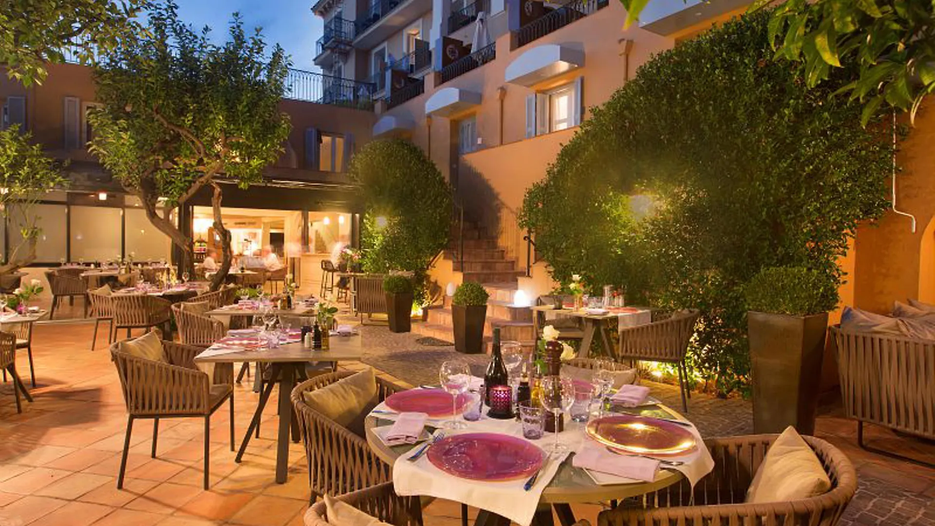 Hotel La Perouse Nice Baie Des Anges 4*,  Frankreich