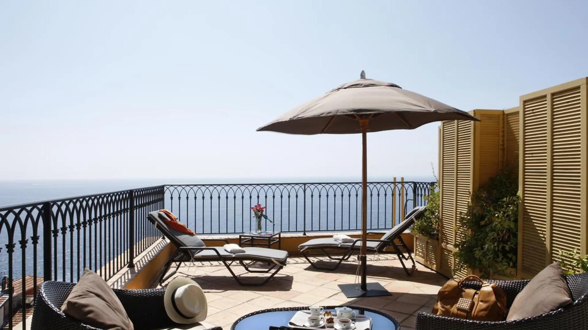 Hotel La Perouse Nice Baie Des Anges 4*,
