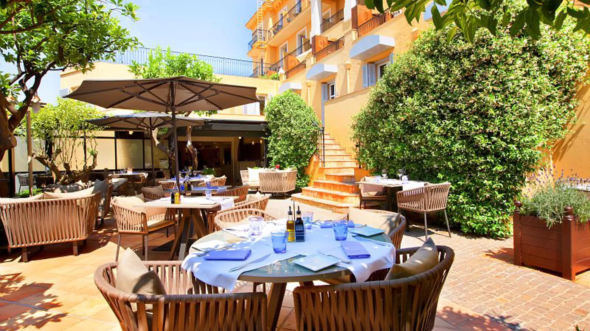 Hotel La Perouse Nice Baie Des Anges