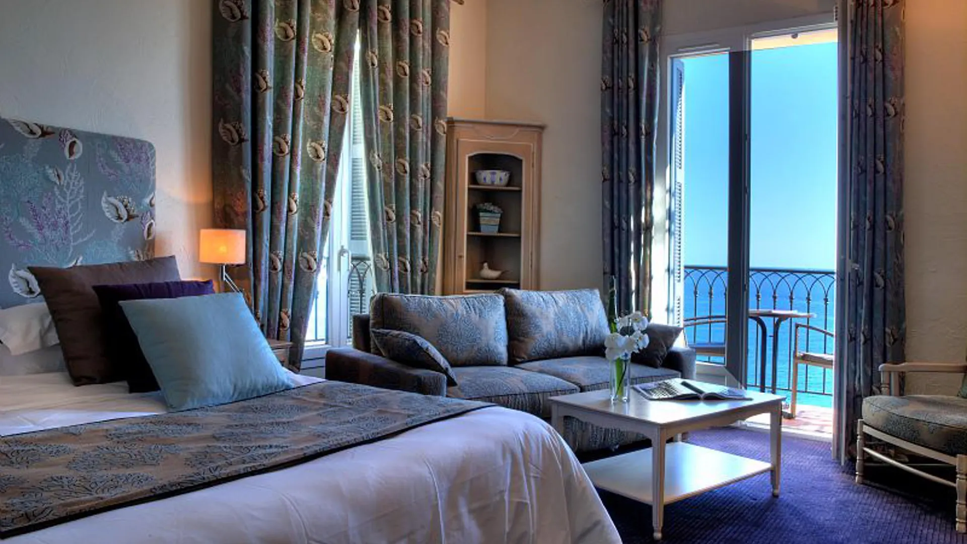 Hotel La Perouse Nice Baie Des Anges