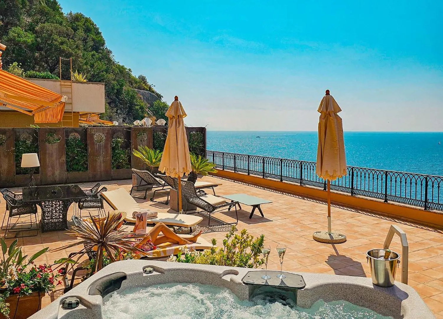 Hotel La Perouse Nice Baie Des Anges
