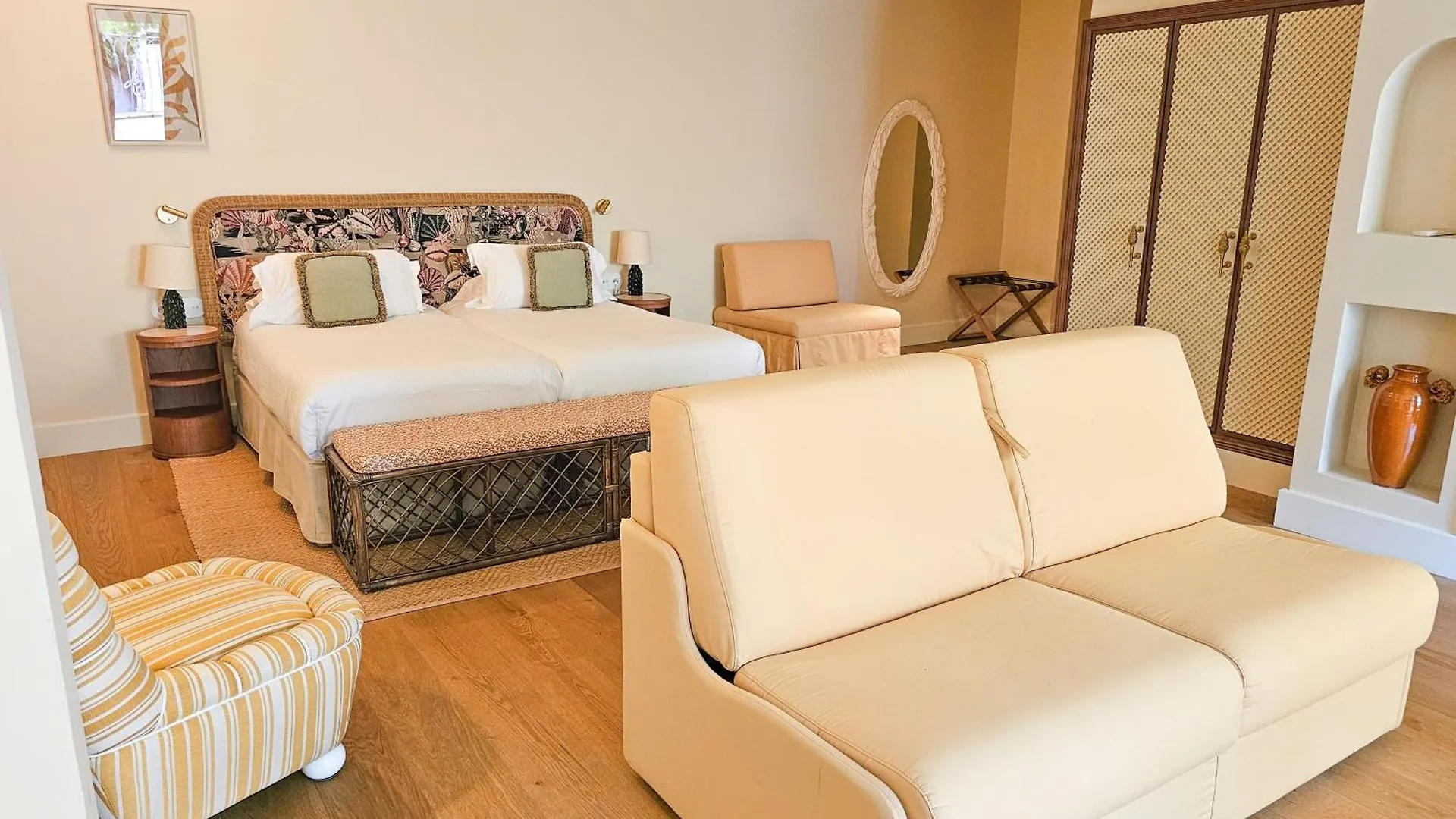 Hotel La Perouse Nice Baie Des Anges