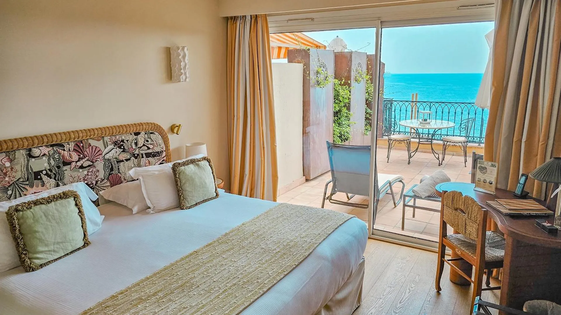 ****  Hotel La Perouse Nice Baie Des Anges Franciaország