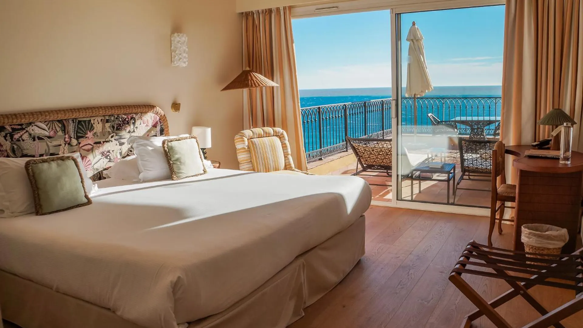 Hotel La Perouse Nice Baie Des Anges